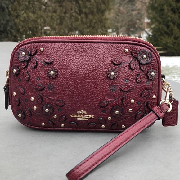 Coach Handbags - ☘️PRICE DROP☘️COACH 66155 WRISTLET